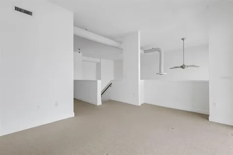 1990 Main Street Sarasota FL 34236