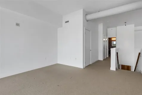 1990 Main Street Sarasota FL 34236