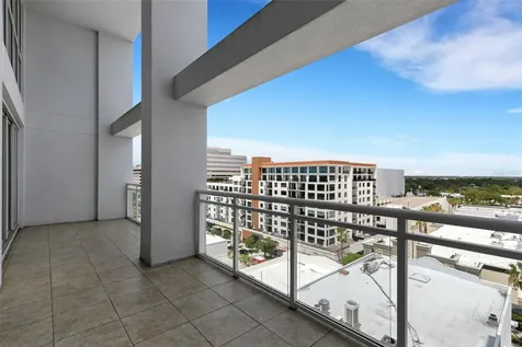 1990 Main Street Sarasota FL 34236
