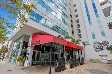 1990 Main Street Sarasota FL 34236