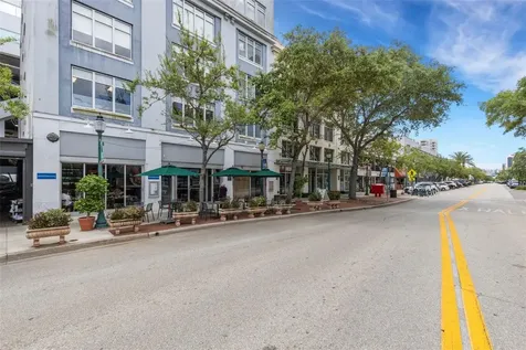 1990 Main Street Sarasota FL 34236