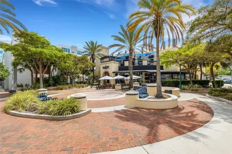 1990 Main Street Sarasota FL 34236
