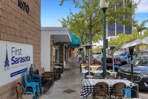 1990 Main Street Sarasota FL 34236