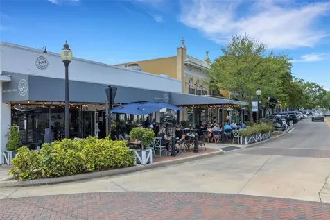 1990 Main Street Sarasota FL 34236