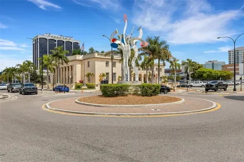 1990 Main Street Sarasota FL 34236