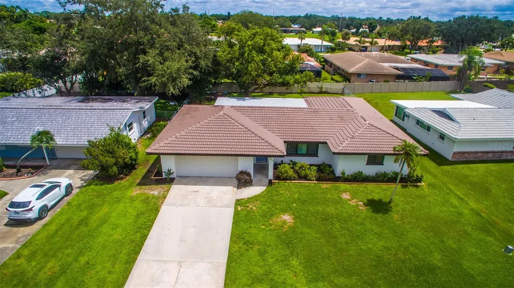 3317 Pine Valley Drive Sarasota FL 34239