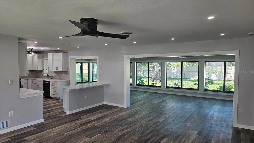 3317 Pine Valley Drive Sarasota FL 34239