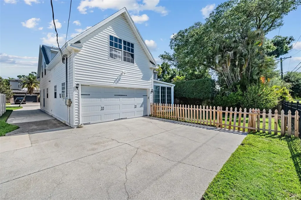3220 W Bay Villa Avenue Tampa FL 33611