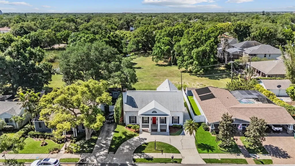 3220 W Bay Villa Avenue Tampa FL 33611
