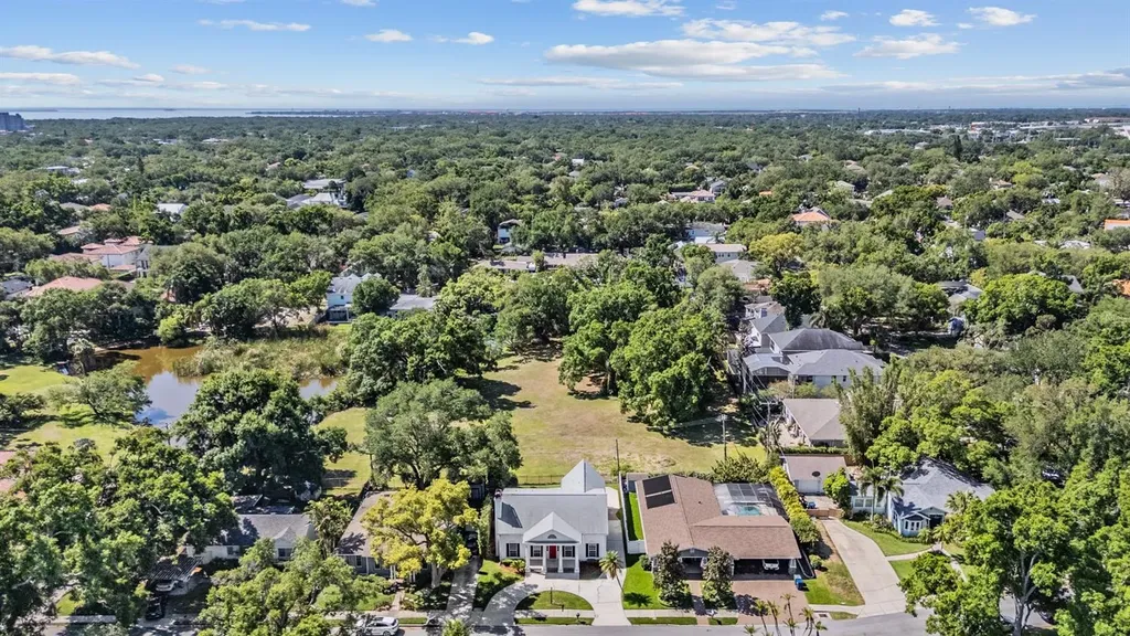 3220 W Bay Villa Avenue Tampa FL 33611