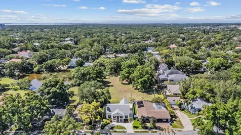 3220 W Bay Villa Avenue Tampa FL 33611