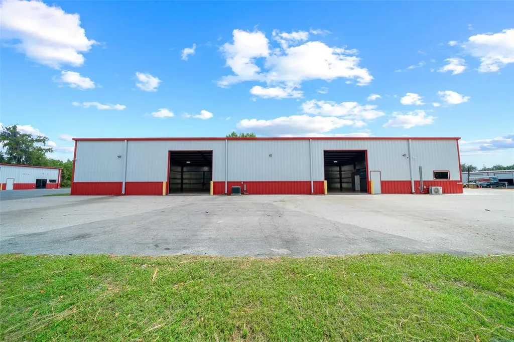 3073 NE 37th Place Wildwood FL 34785