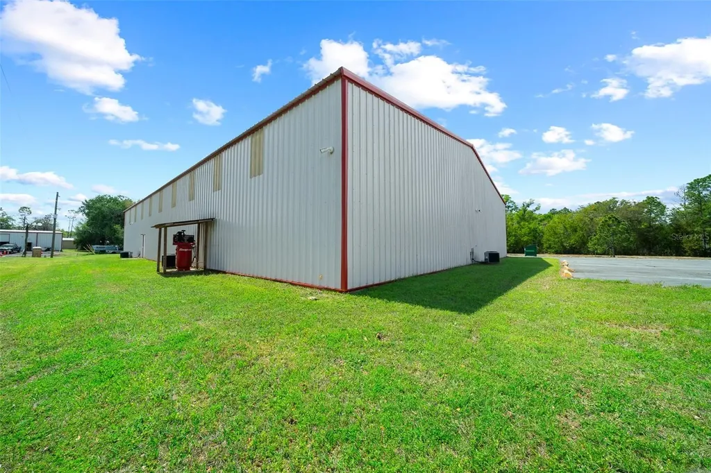 3073 NE 37th Place Wildwood FL 34785
