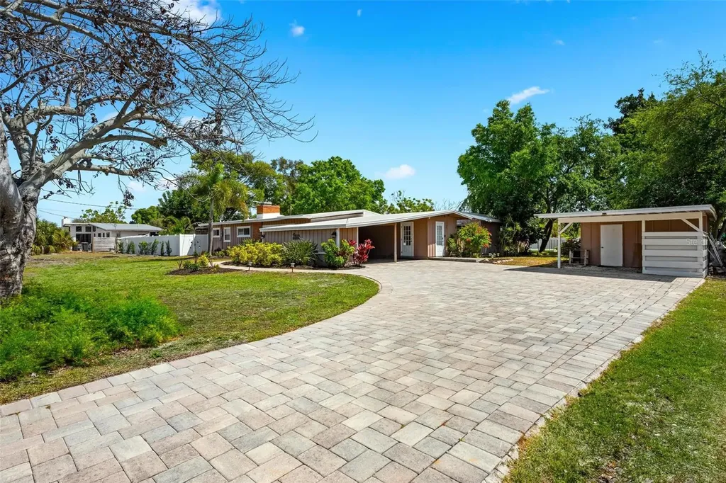 6201 6th Avenue NW Bradenton FL 34209