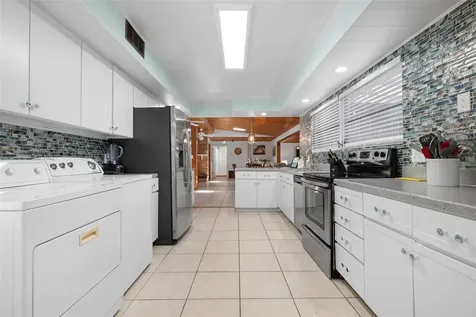 6201 6th Avenue NW Bradenton FL 34209