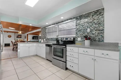 6201 6th Avenue NW Bradenton FL 34209
