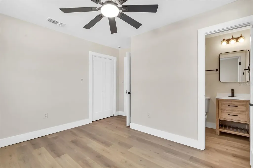 1807 W Cluster Avenue Tampa FL 33604
