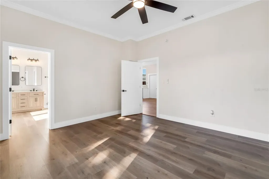 1807 W Cluster Avenue Tampa FL 33604