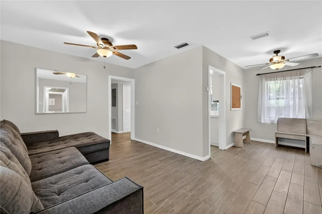706 Mission Drive Wildwood FL 34785