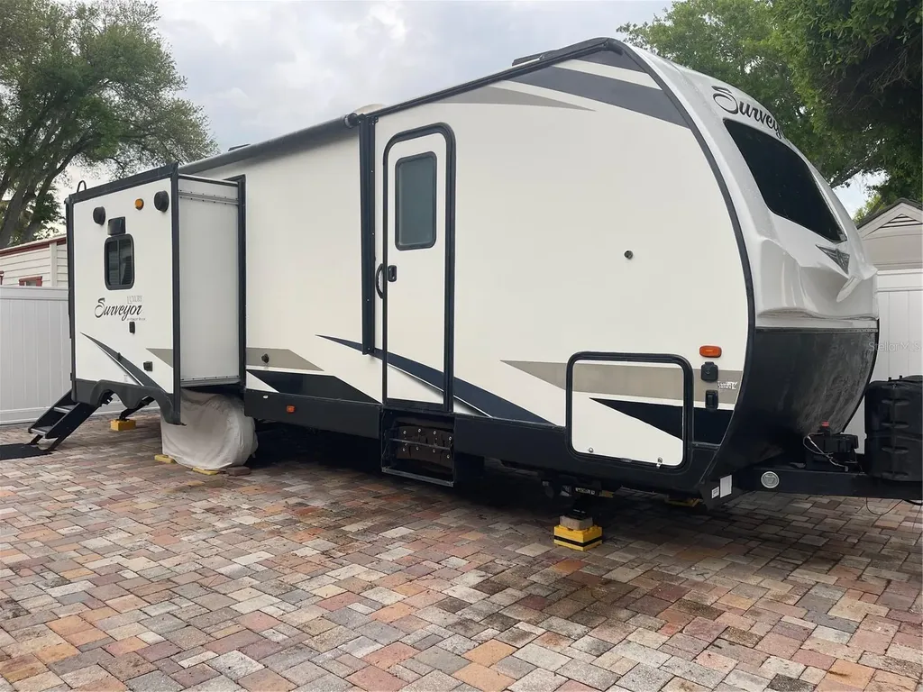 20300 Leonard Road Lutz FL 33558