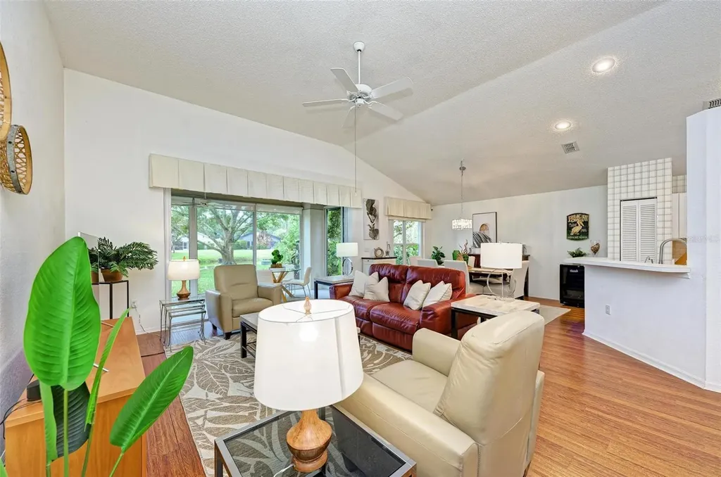 4916 Linsey Court Sarasota FL 34243