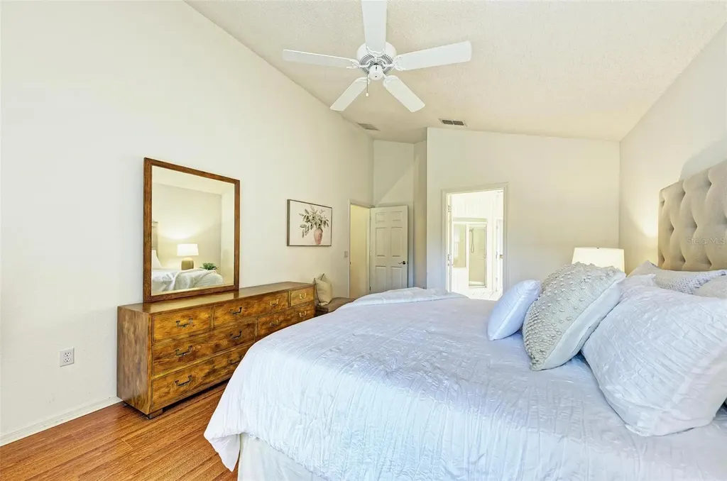 4916 Linsey Court Sarasota FL 34243