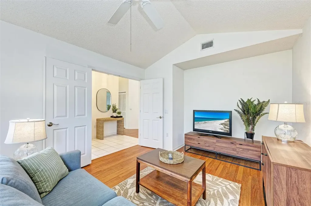 4916 Linsey Court Sarasota FL 34243