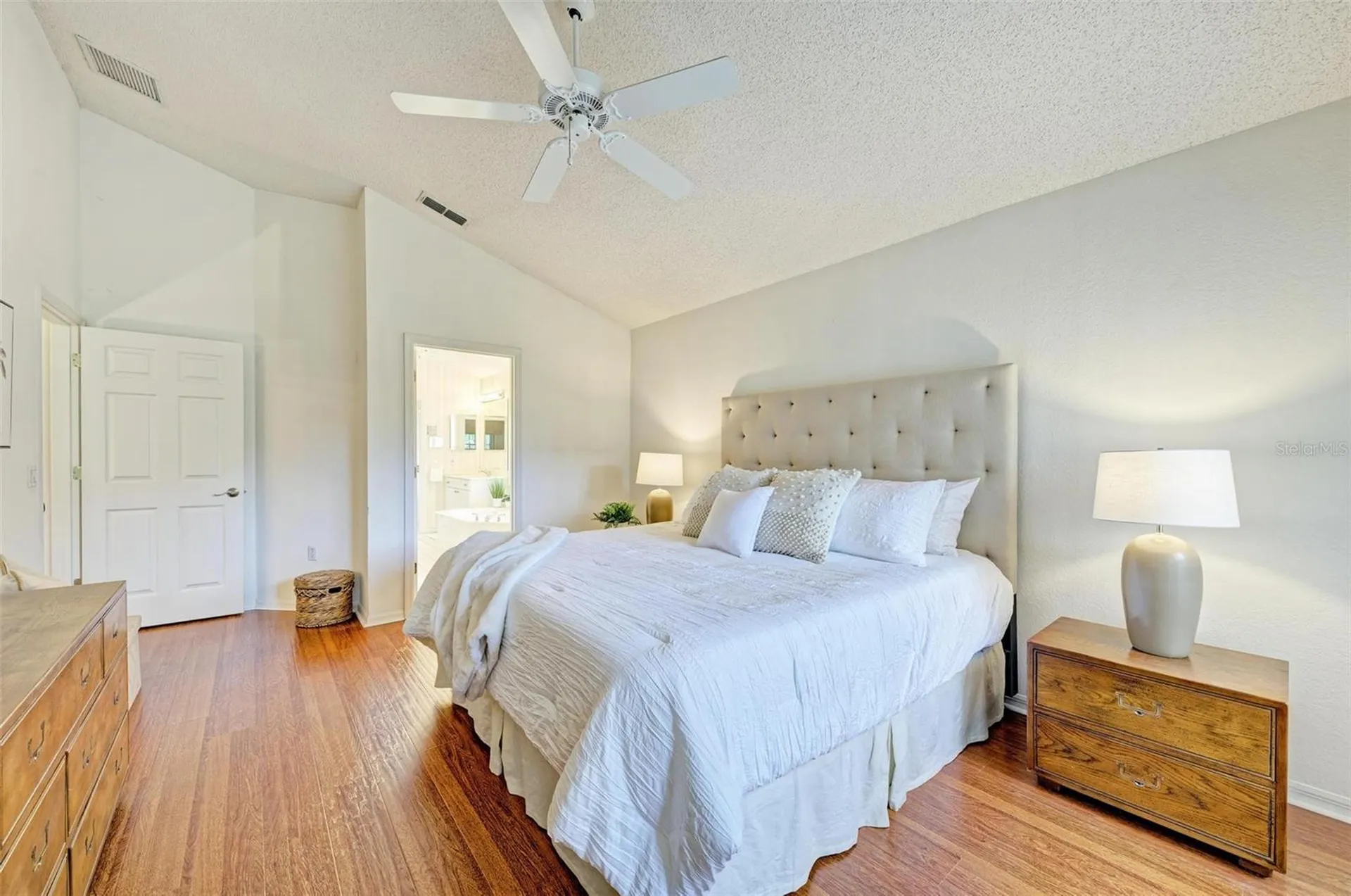 4916 Linsey Court Sarasota FL 34243