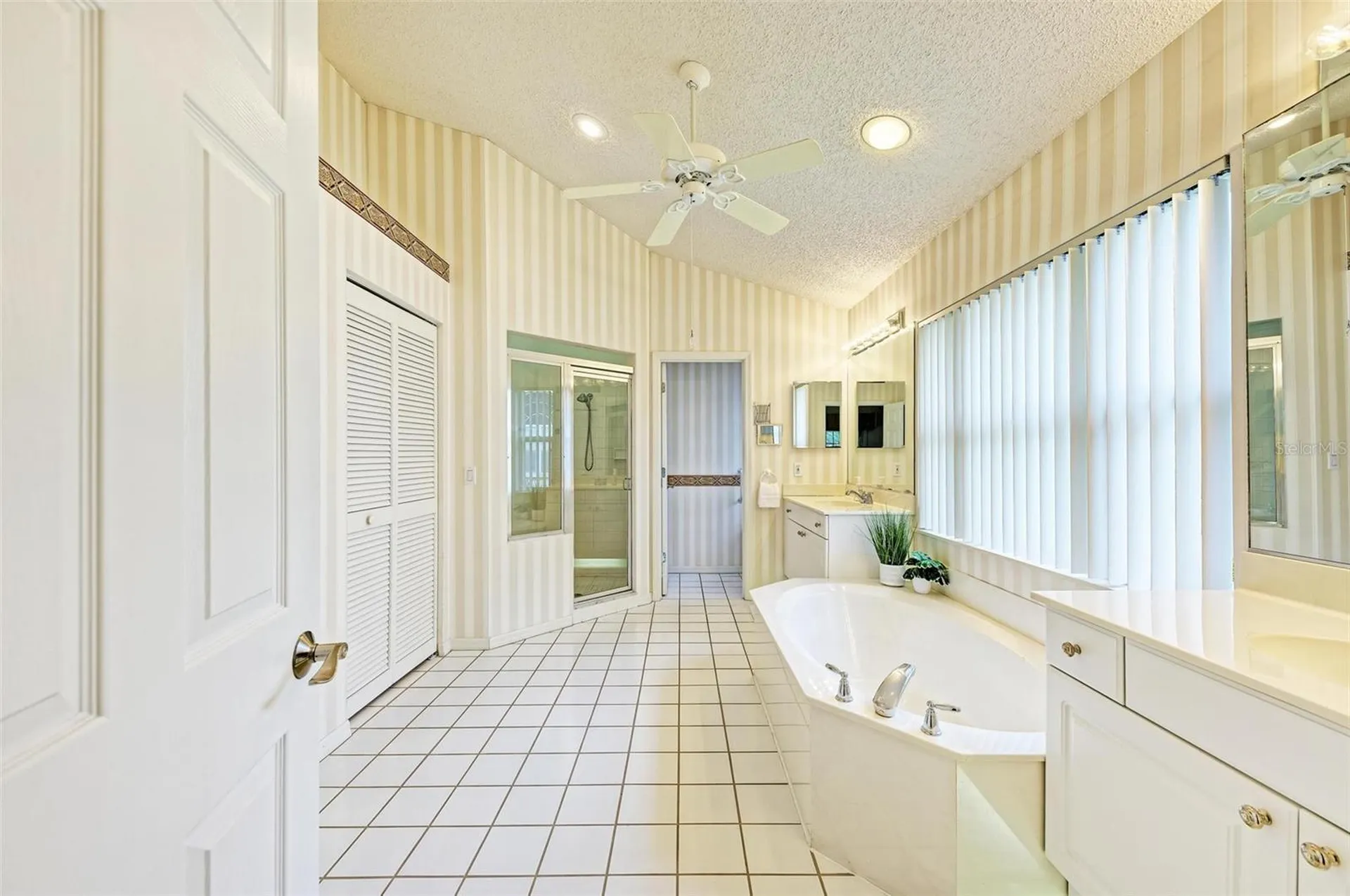 4916 Linsey Court Sarasota FL 34243