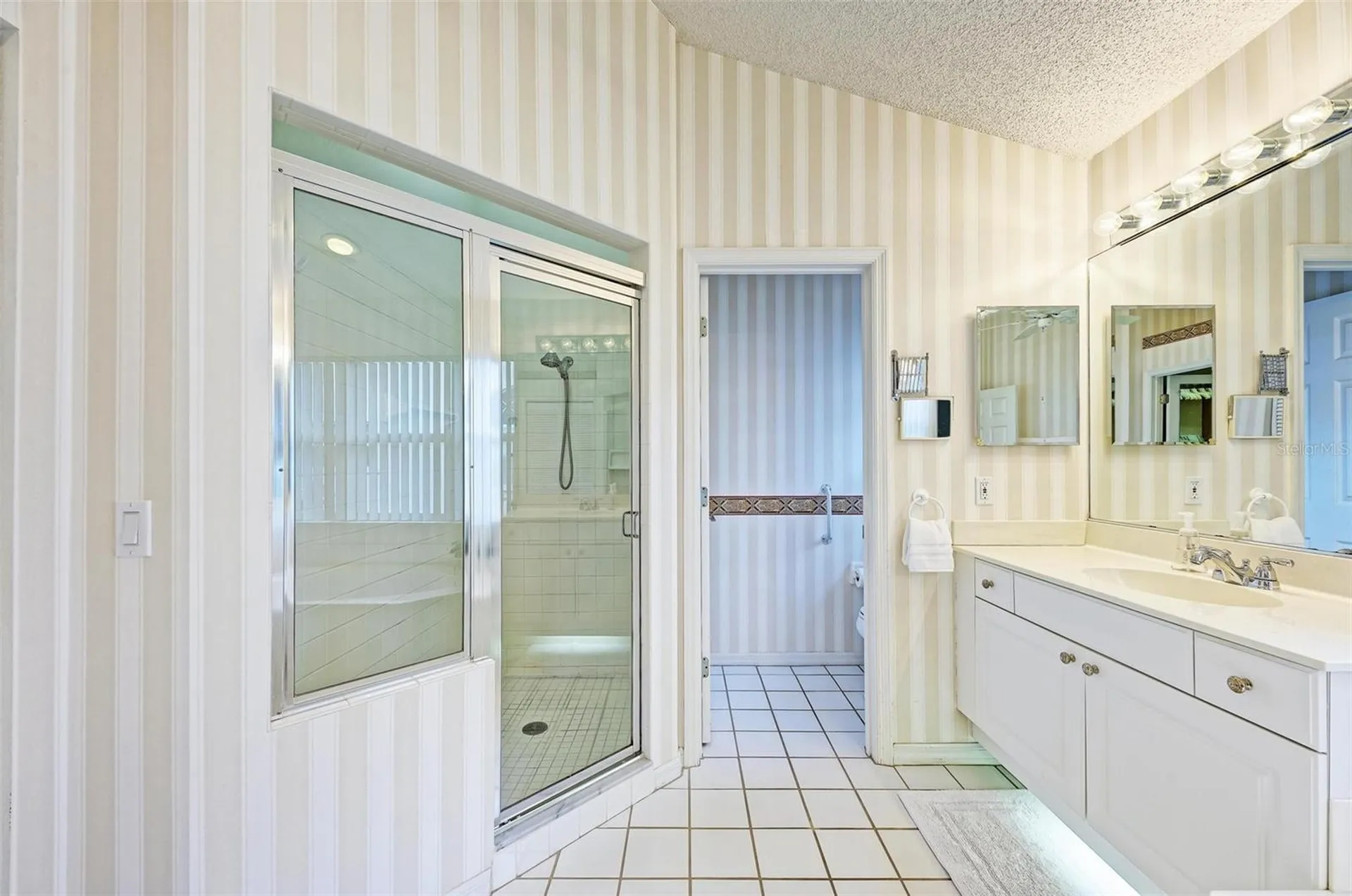 4916 Linsey Court Sarasota FL 34243