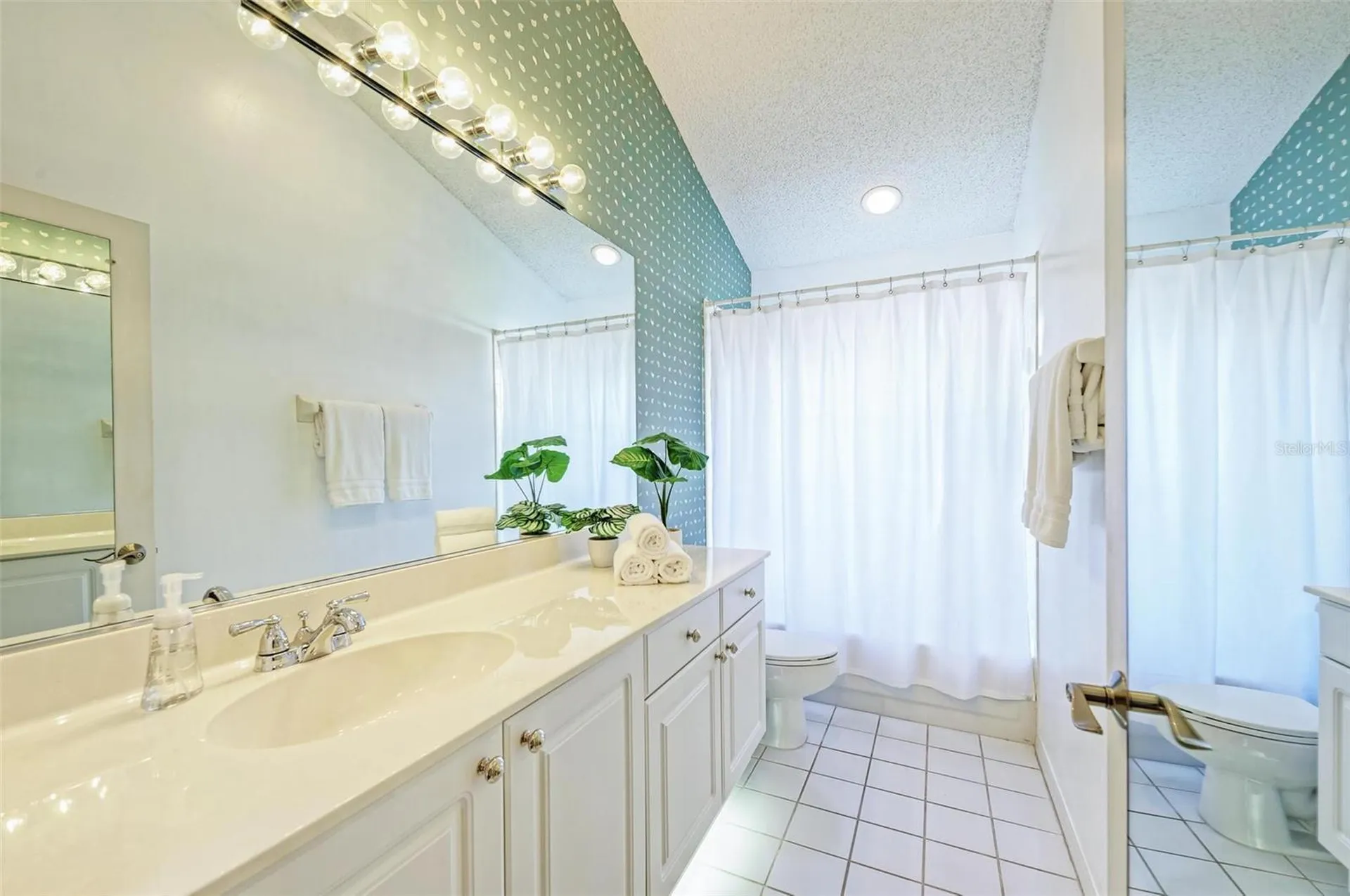 4916 Linsey Court Sarasota FL 34243