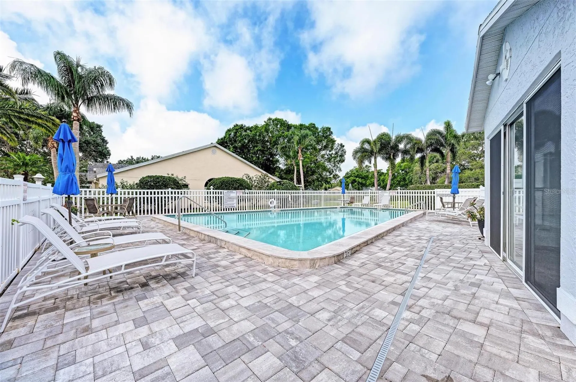 4916 Linsey Court Sarasota FL 34243