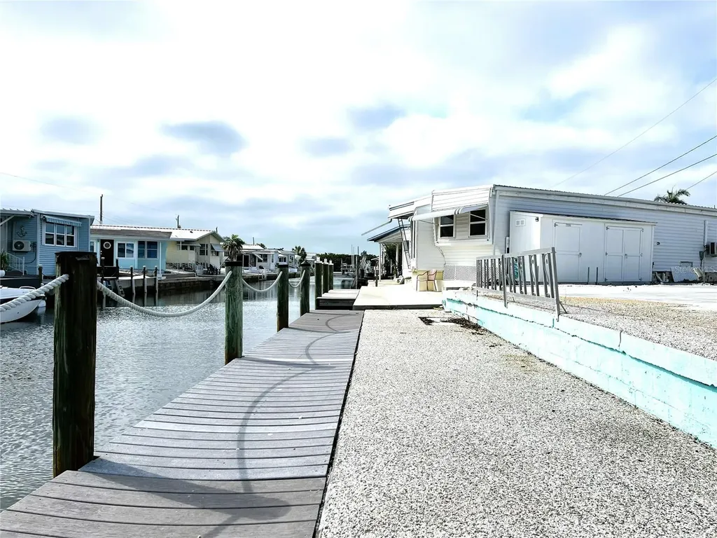 6905 W Bayou Lane Bradenton FL 34207