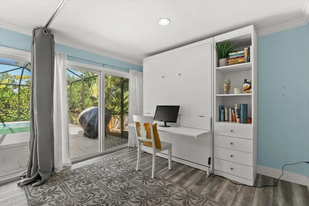 704 Tropical Circle Sarasota FL 34242