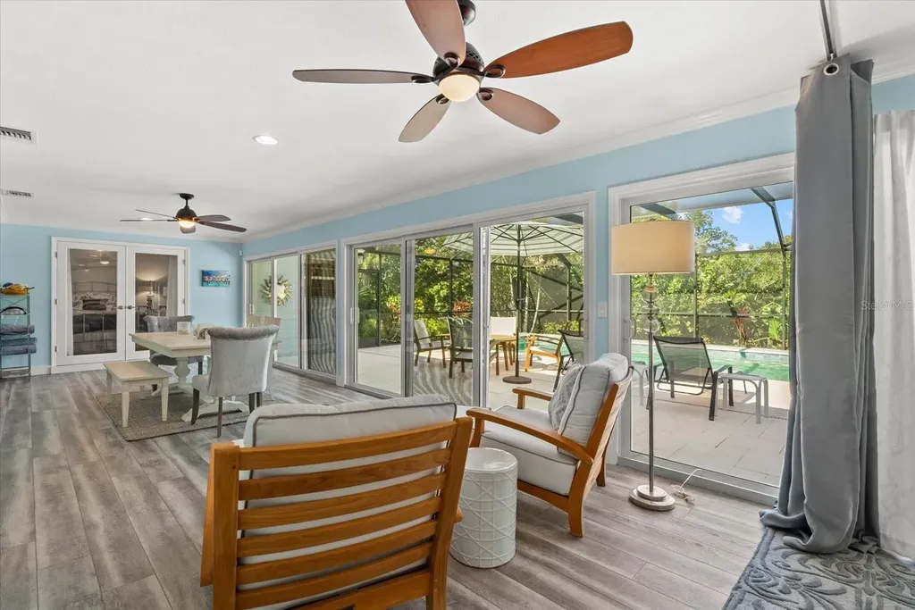 704 Tropical Circle Sarasota FL 34242