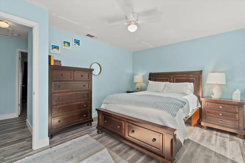 704 Tropical Circle Sarasota FL 34242