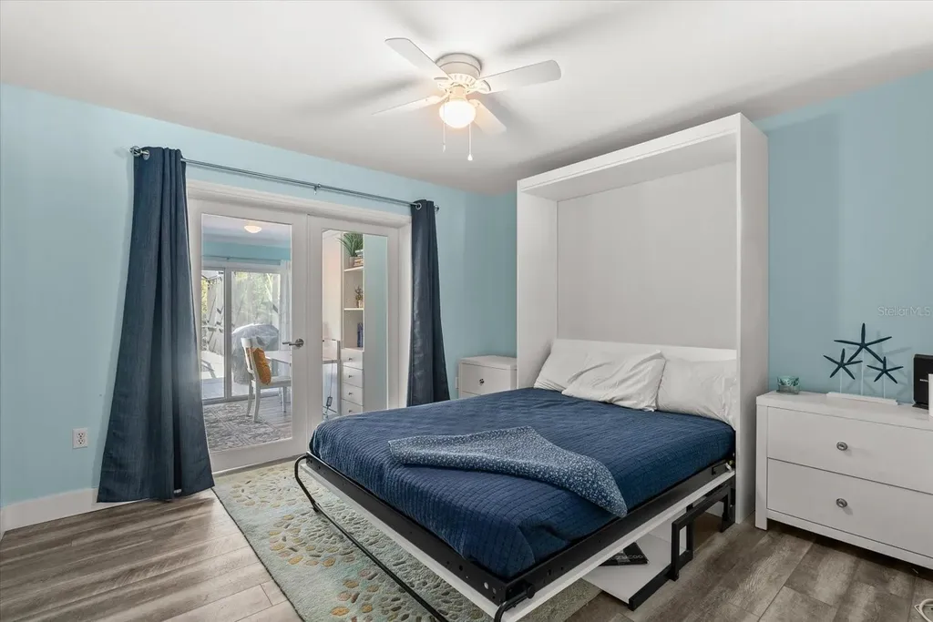704 Tropical Circle Sarasota FL 34242