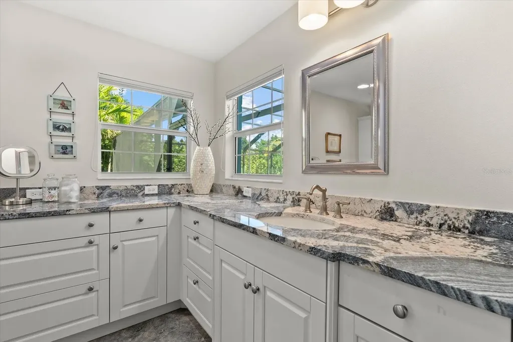 704 Tropical Circle Sarasota FL 34242