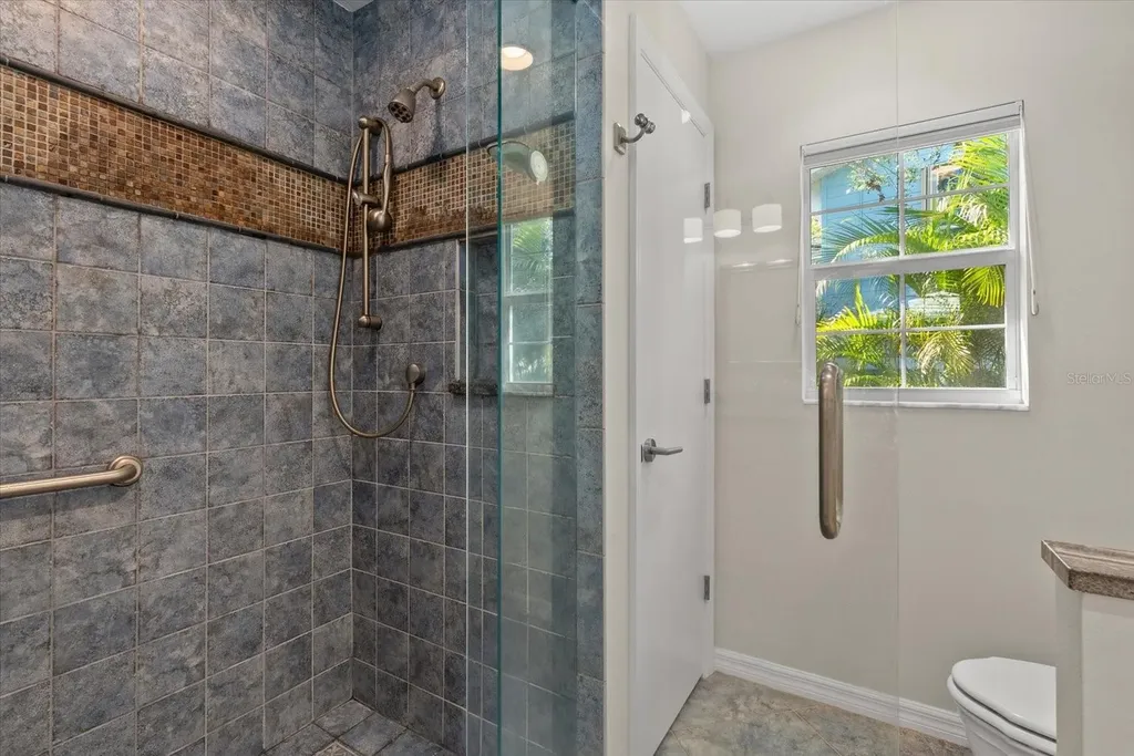 704 Tropical Circle Sarasota FL 34242