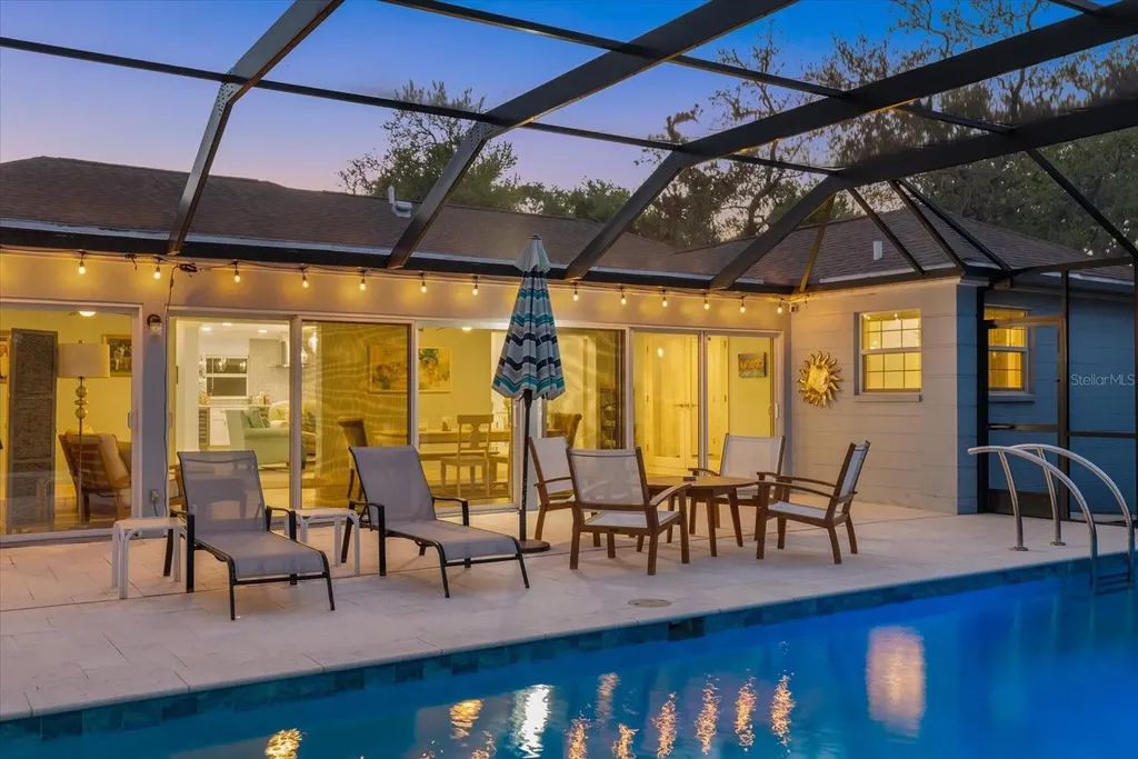 704 Tropical Circle Sarasota FL 34242