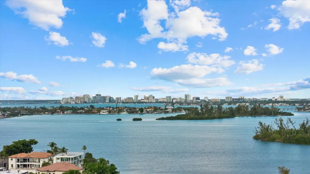704 Tropical Circle Sarasota FL 34242