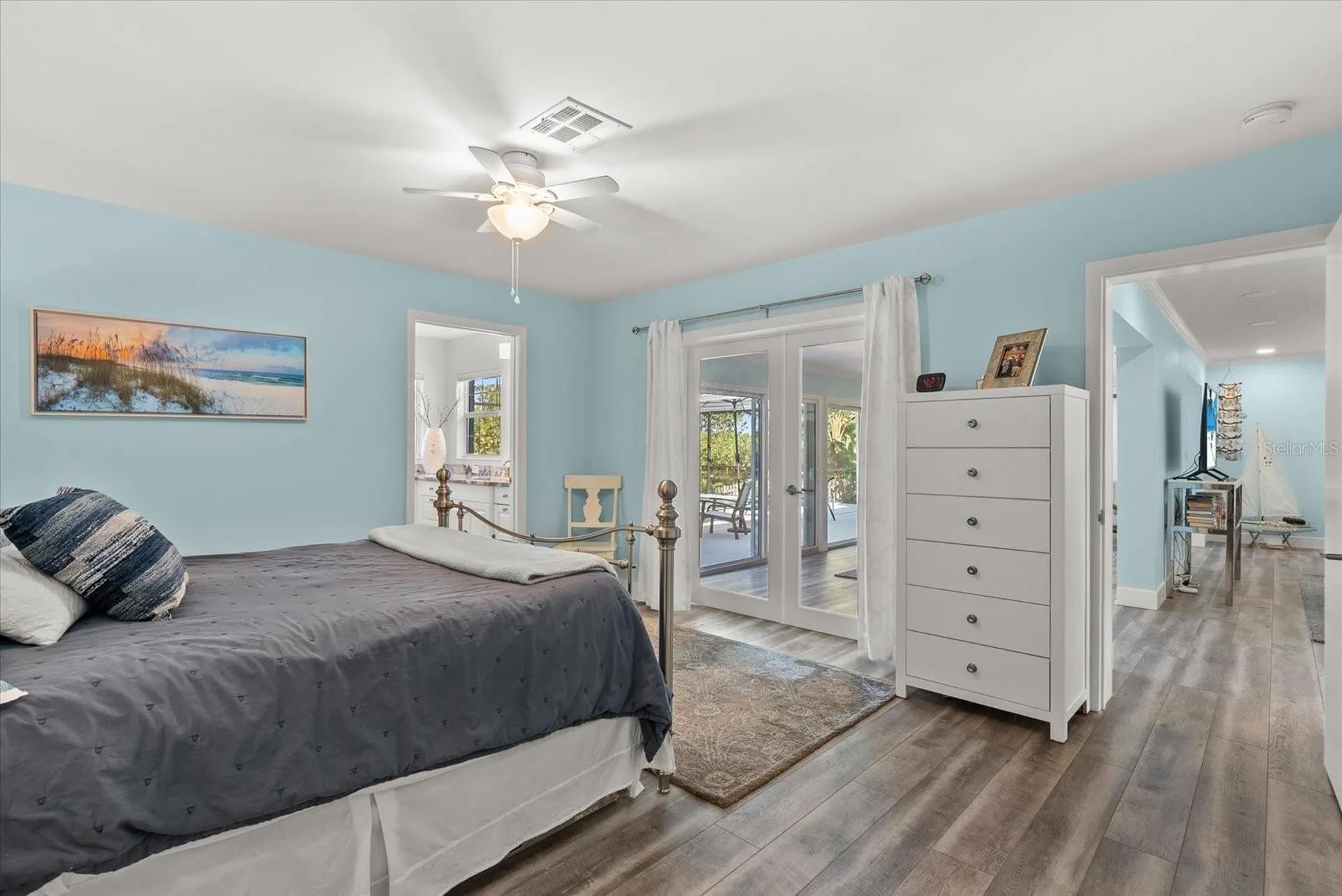704 Tropical Circle Sarasota FL 34242