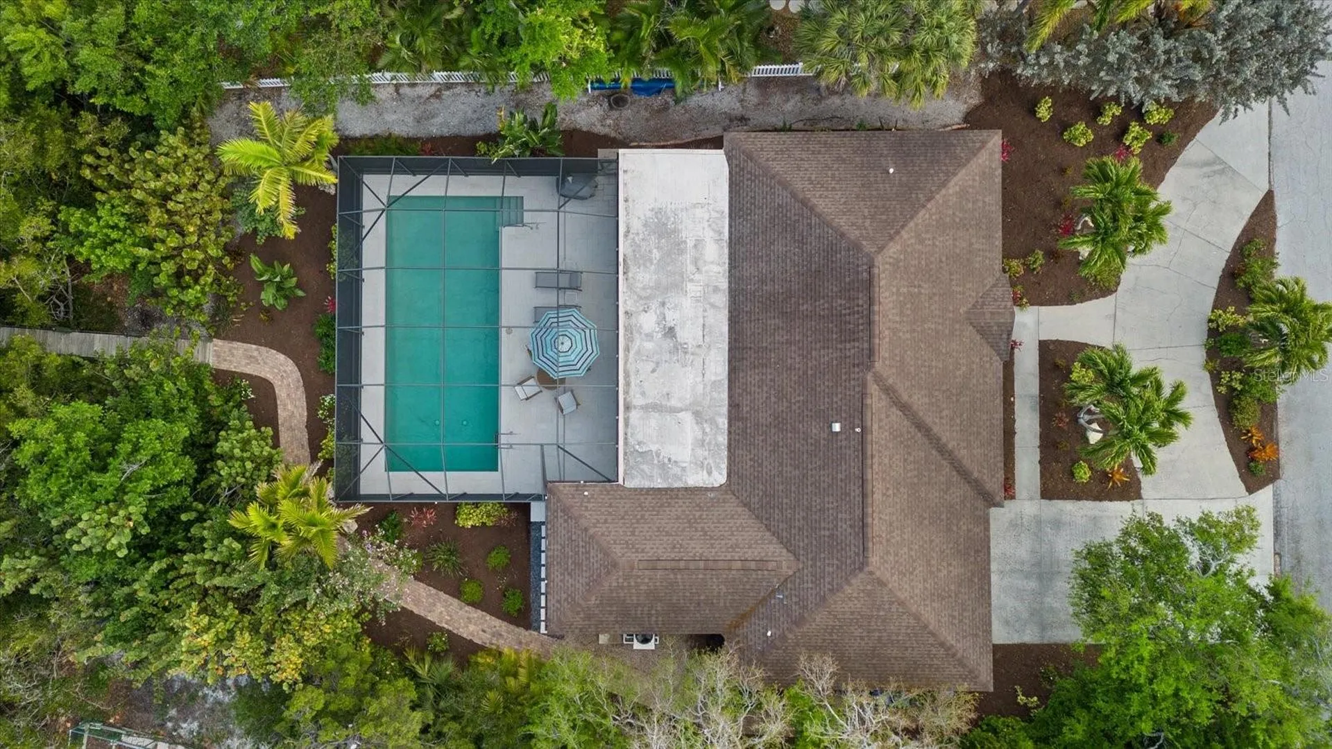 704 Tropical Circle Sarasota FL 34242