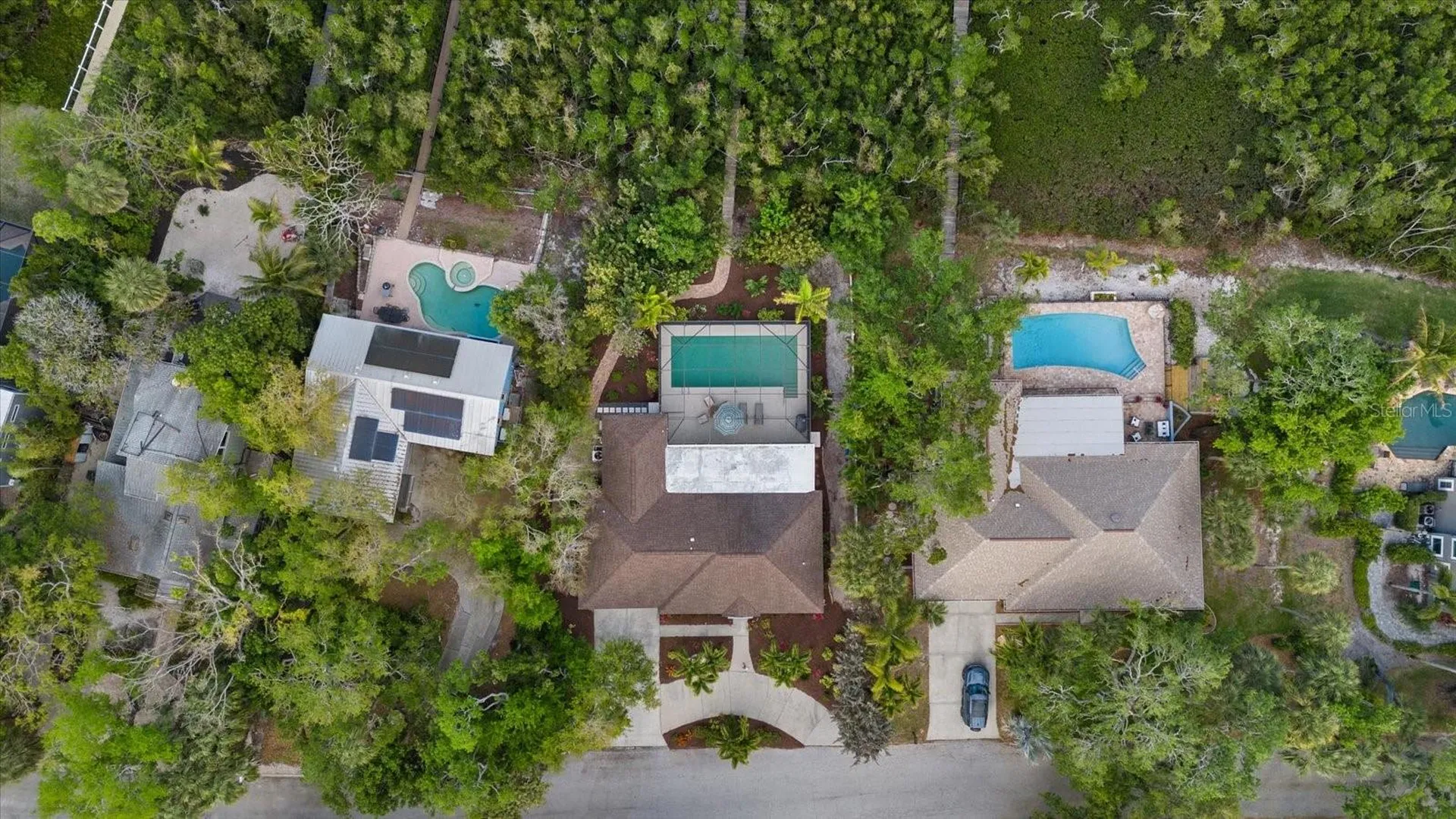 704 Tropical Circle Sarasota FL 34242