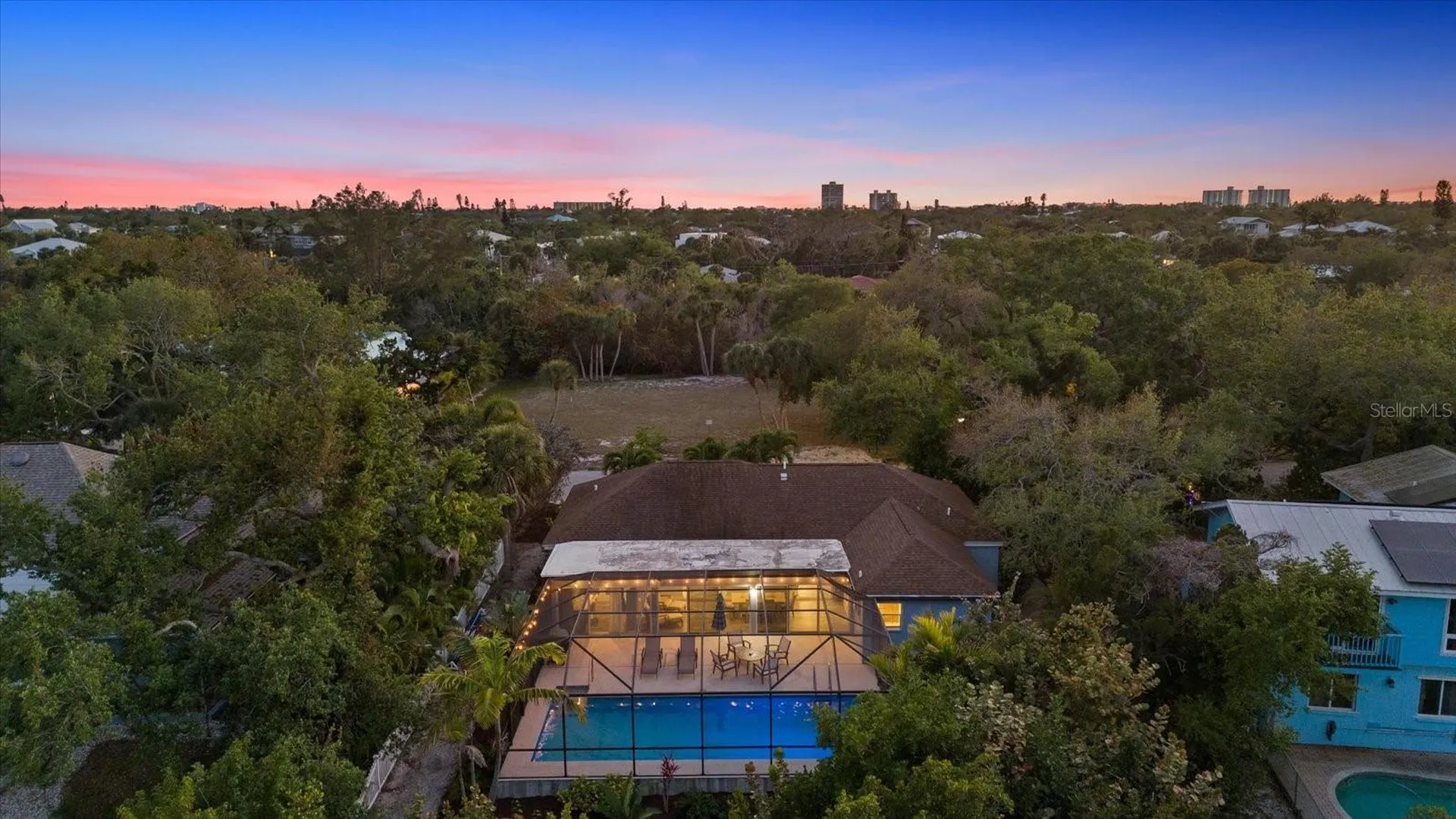 704 Tropical Circle Sarasota FL 34242