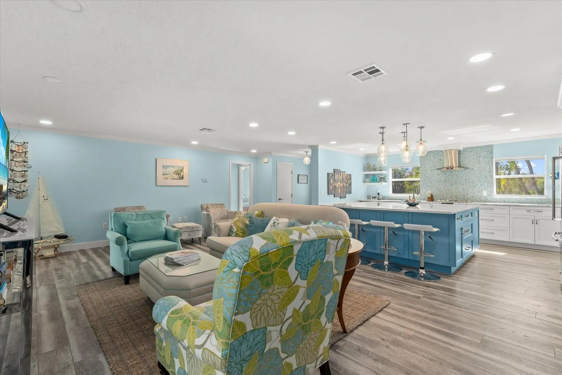 704 Tropical Circle Sarasota FL 34242