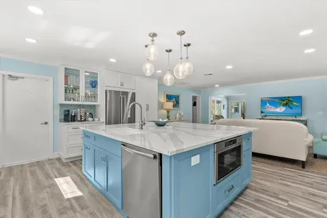704 Tropical Circle Sarasota FL 34242