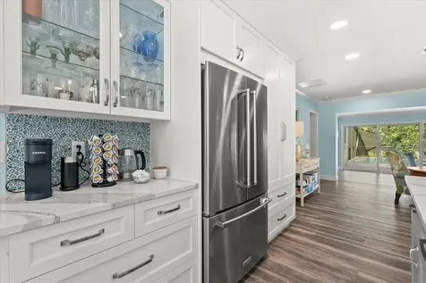 704 Tropical Circle Sarasota FL 34242