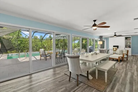 704 Tropical Circle Sarasota FL 34242