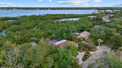 704 Tropical Circle Sarasota FL 34242